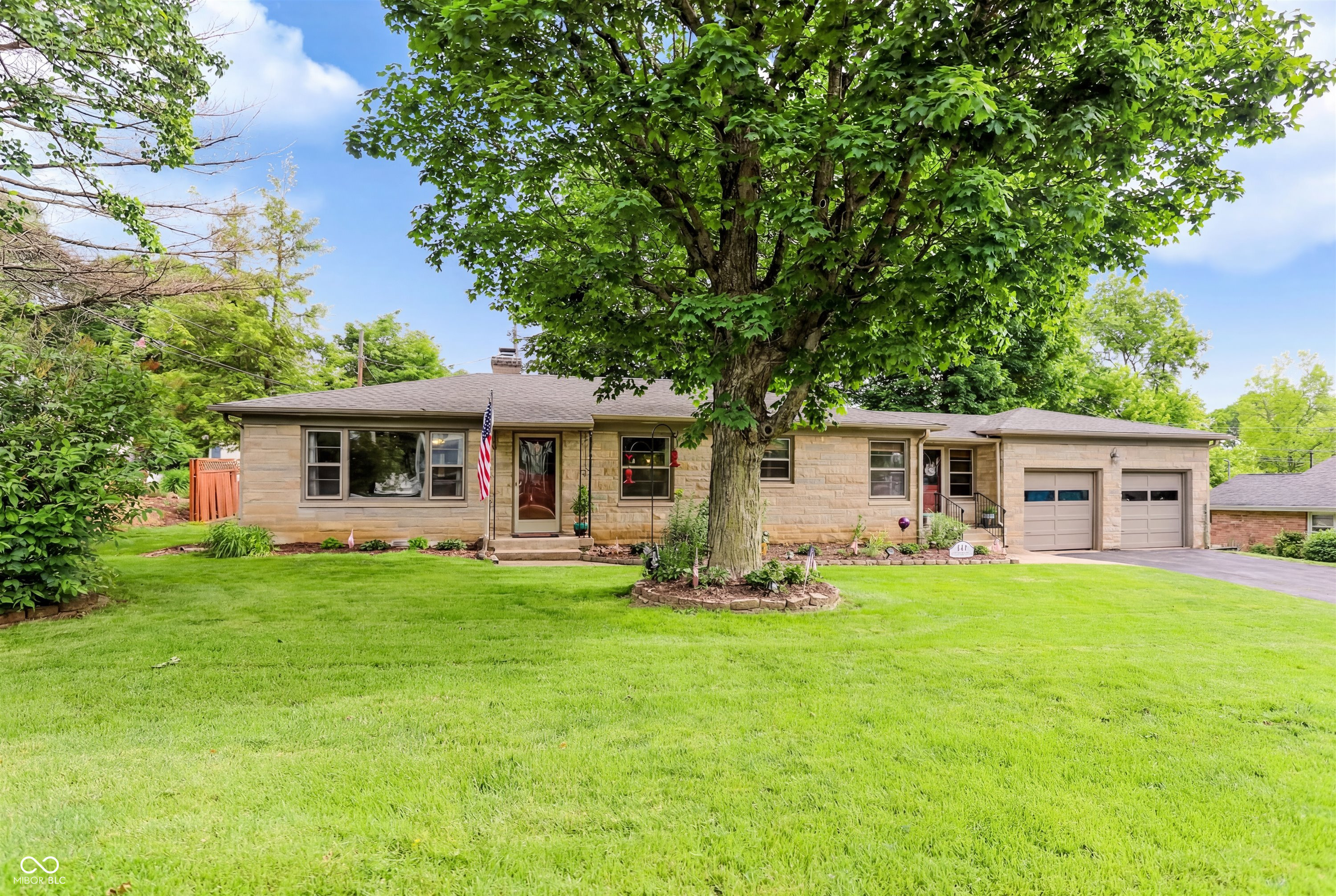 410 410 W Ash Street, Zionsville, Indiana, 46077, USA, 3 Bedrooms Bedrooms, ,2 BathroomsBathrooms,Residential,For Sale,410 W Ash Street,3dd59809-0021-48b9-a32f-4220e5