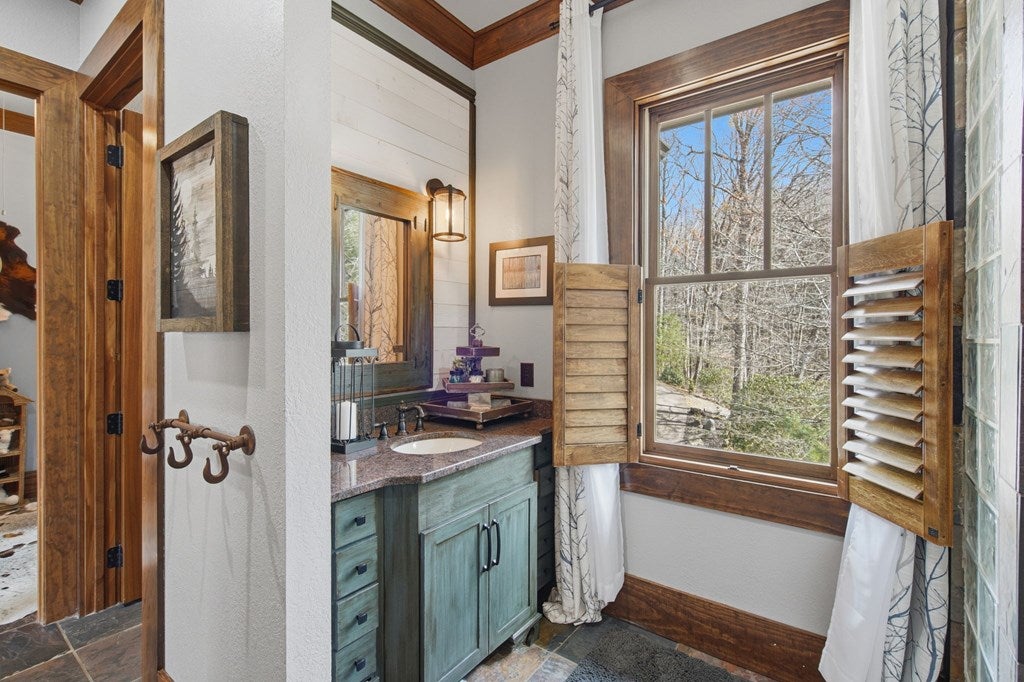Architectural Mountain Sanctuary on 5+ Private Acres. Experience refin – image 61