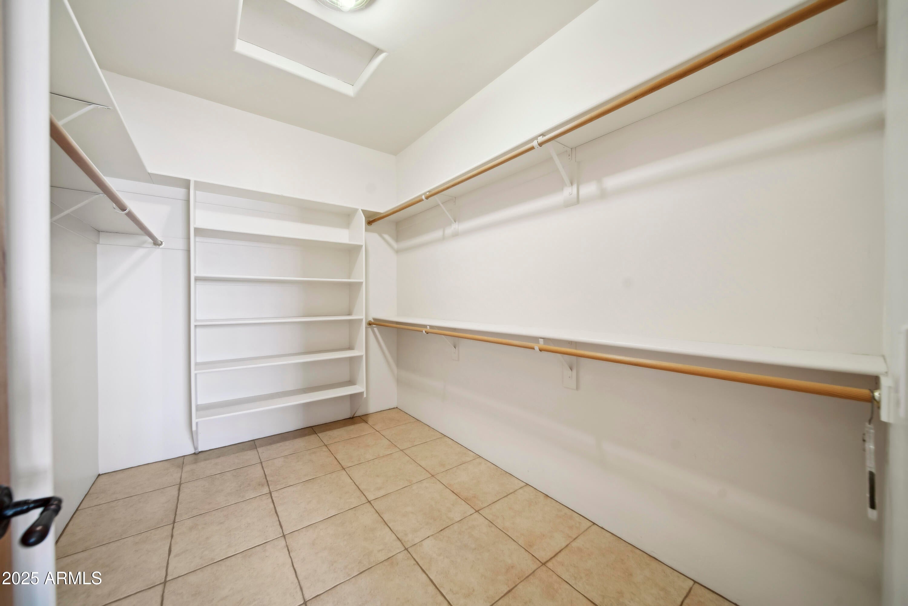 Fresh paint - looks great - Come and See - Luxury Home, acres, and ove – image 15