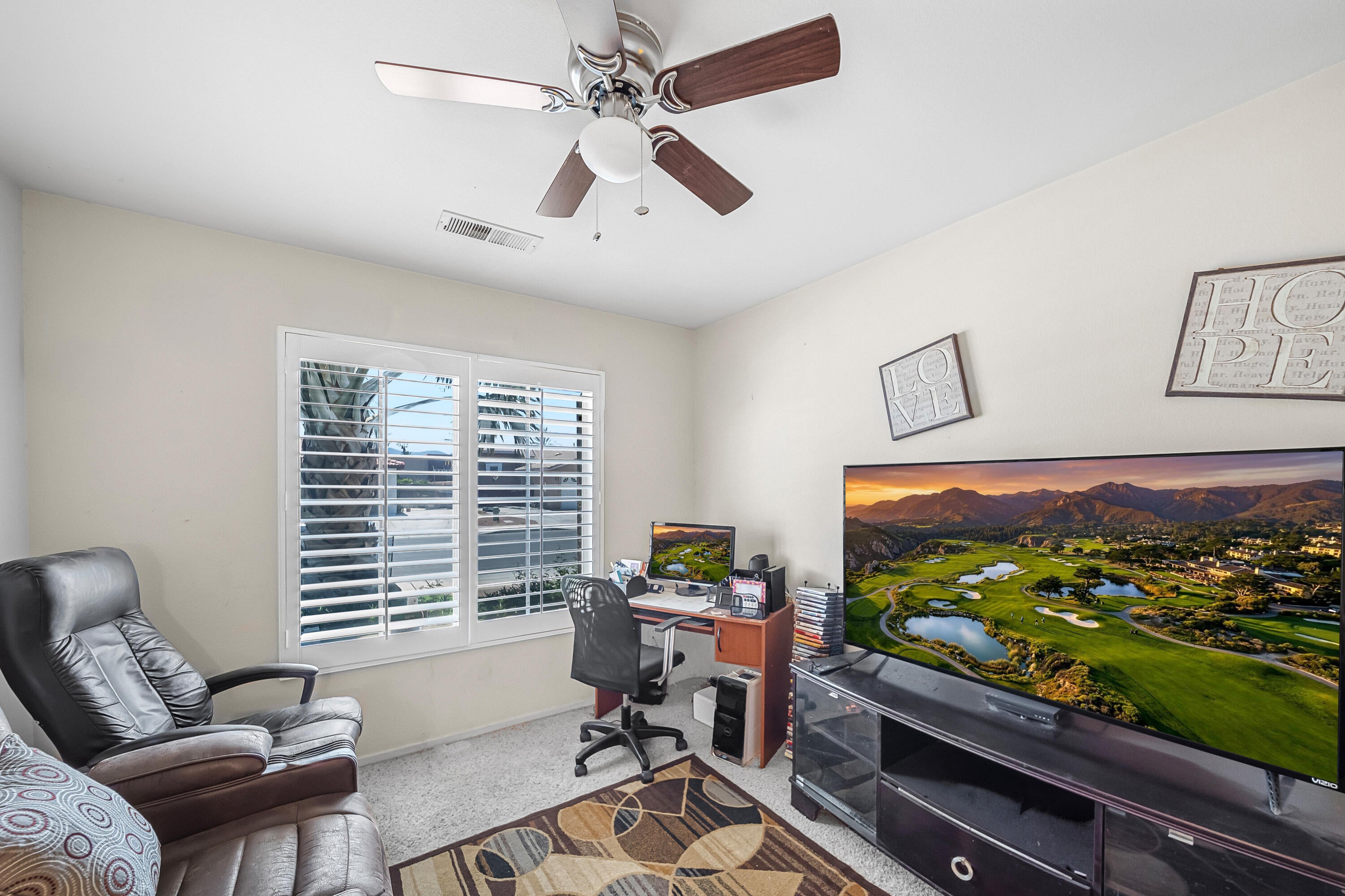 Welcome to this beautiful home in the highly desirable Villa Montego c – image 21