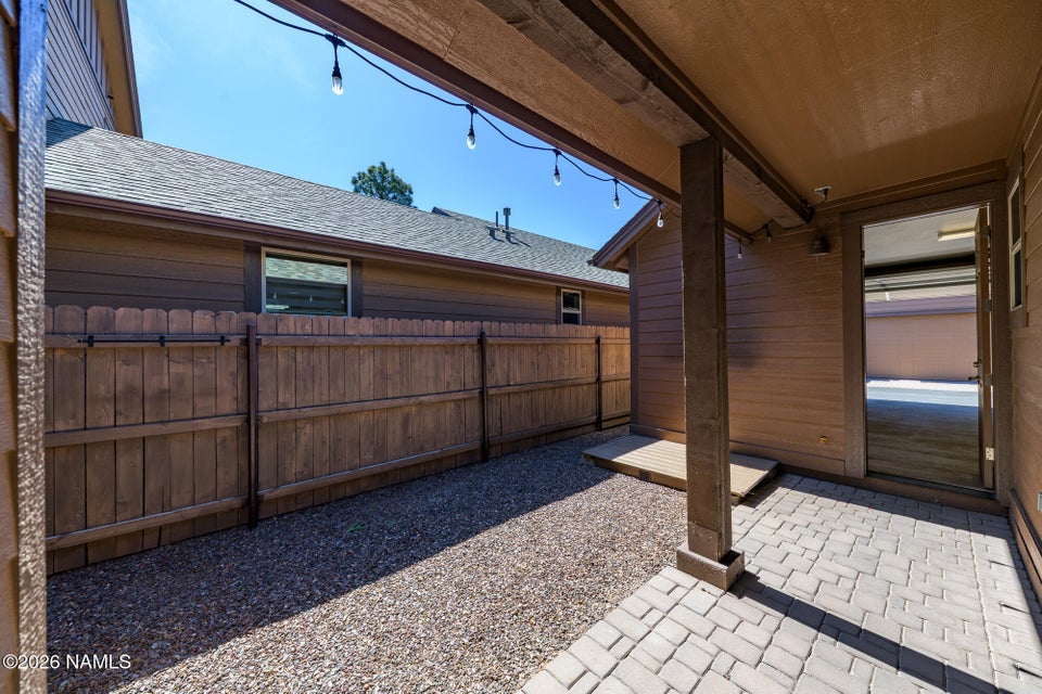 Mountain views, dual primary suites, and Flagstaff living at its fines – image 40