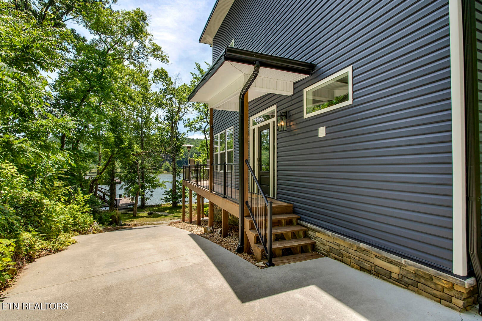 880 880 Skyline Drive, Harriman, Tennessee, 37748, USA, 3 Bedrooms Bedrooms, ,4 BathroomsBathrooms,Residential,For Sale,880 Skyline Drive,6c9e6ce5-d78a-4ae4-a55c-fa9f55