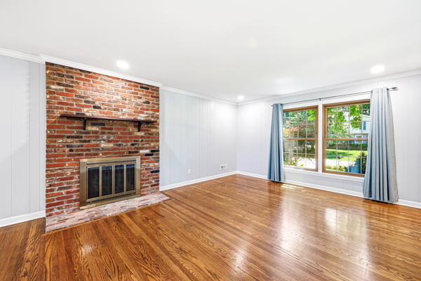 Welcome to this beautiful home that’s gleaming with pride and perfecti – image 20