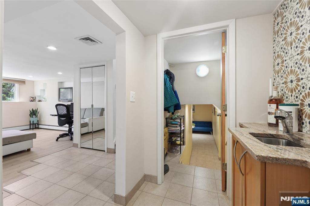 29-07 Fair Lawn Avenue, Fair Lawn, New Jersey, 07410, USA, 4 Bedrooms Bedrooms, ,4 BathroomsBathrooms,Residential,For Sale,29-07 Fair Lawn Avenue,26016016