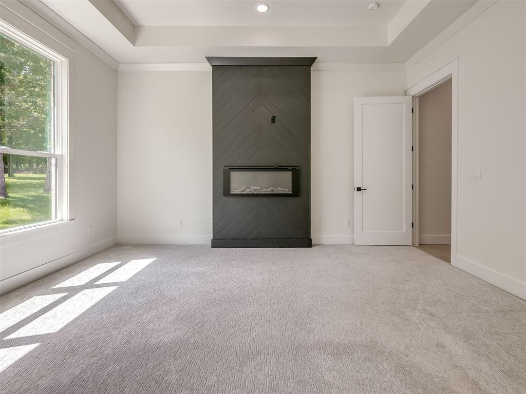 Amid the wooded charm of Arcadia, 12925 Broken Arrow offers a perfect – image 17