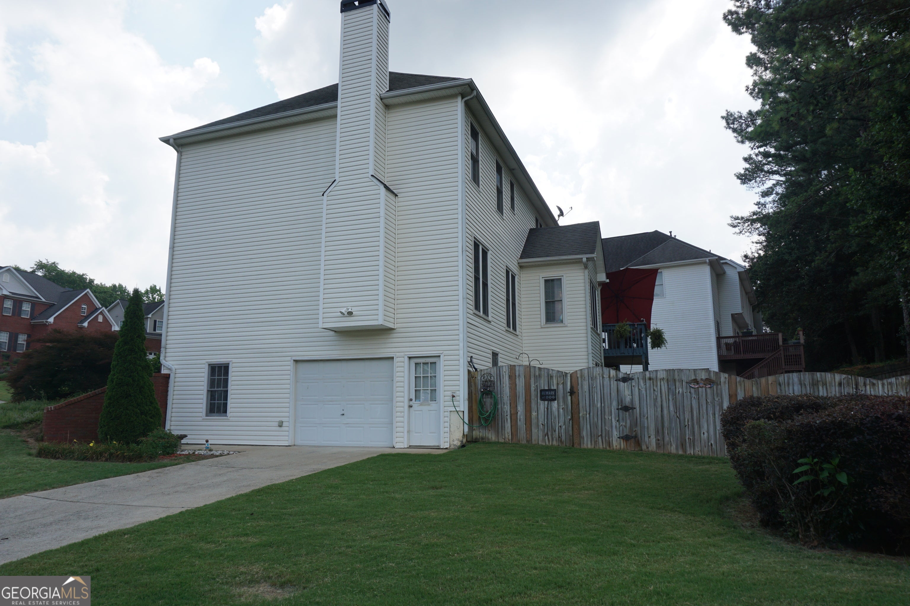 Welcome to this 2 Story home with 4 bedrooms, 3 baths and a partially – image 6