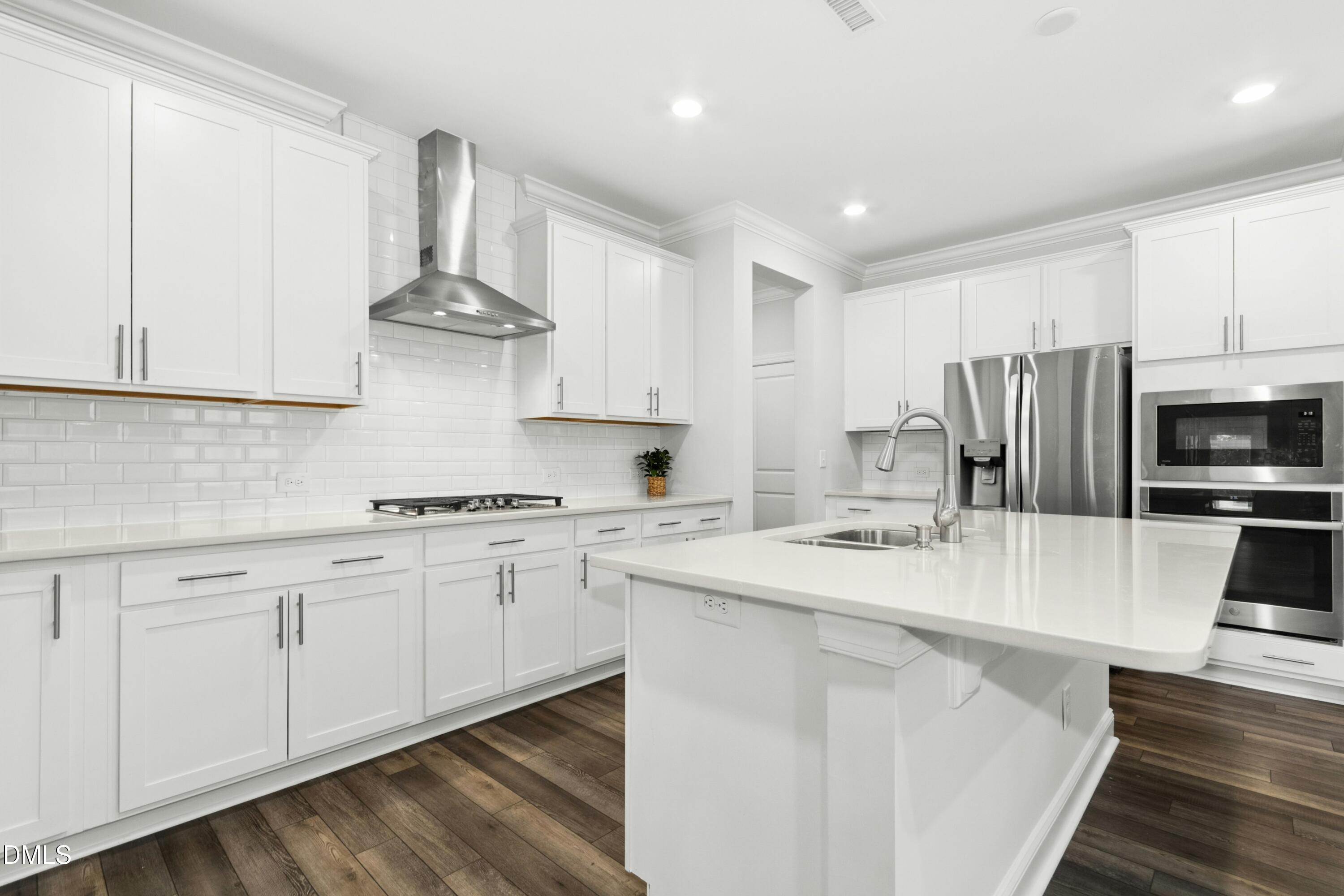 Welcome to 813 Precipice Way. This move-in ready 4-bedroom, 3-bathroom – image 5