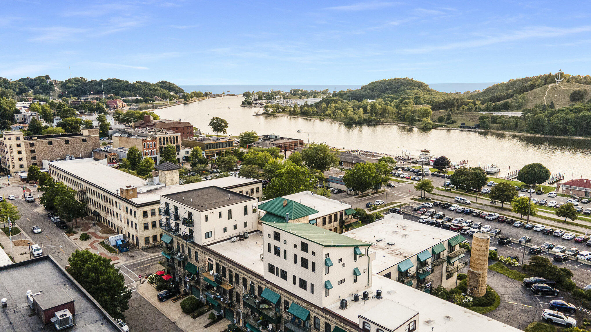 INVESTMENT OPPORTUNITY!! One of Grand Havens most prestigious properti – image 47