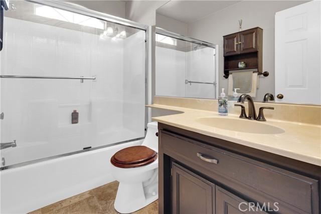 Charming, comfortable, and move-in readythis beautifully updated 3 bed – image 16