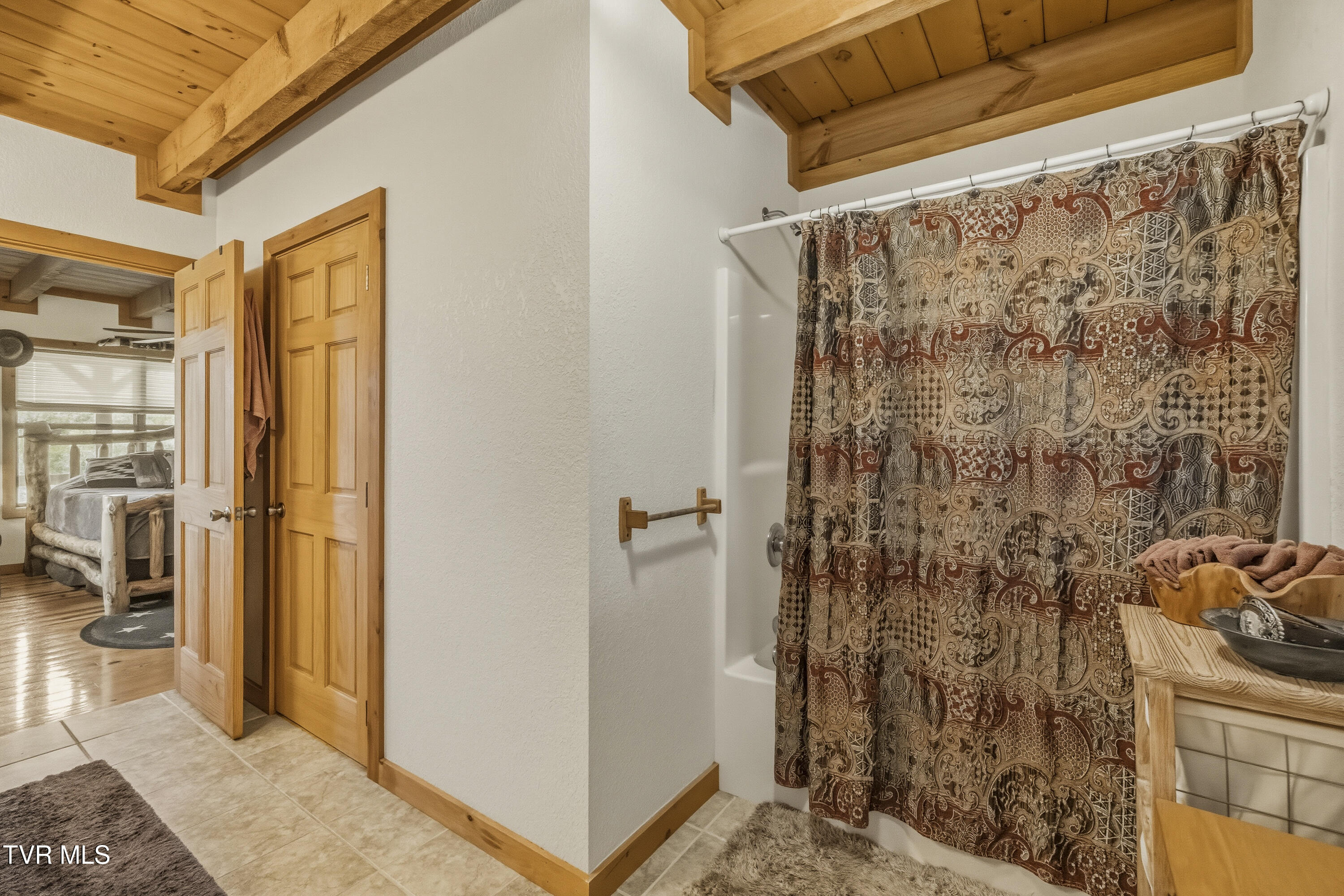 1980 1980 South Allens Bridge Road, Greeneville, Tennessee, 37743, USA, 4 Bedrooms Bedrooms, ,4 BathroomsBathrooms,Residential,For Sale,1980 South Allens Bridge Road,1c90b282-c7a2-433e-bc98-c69cf0