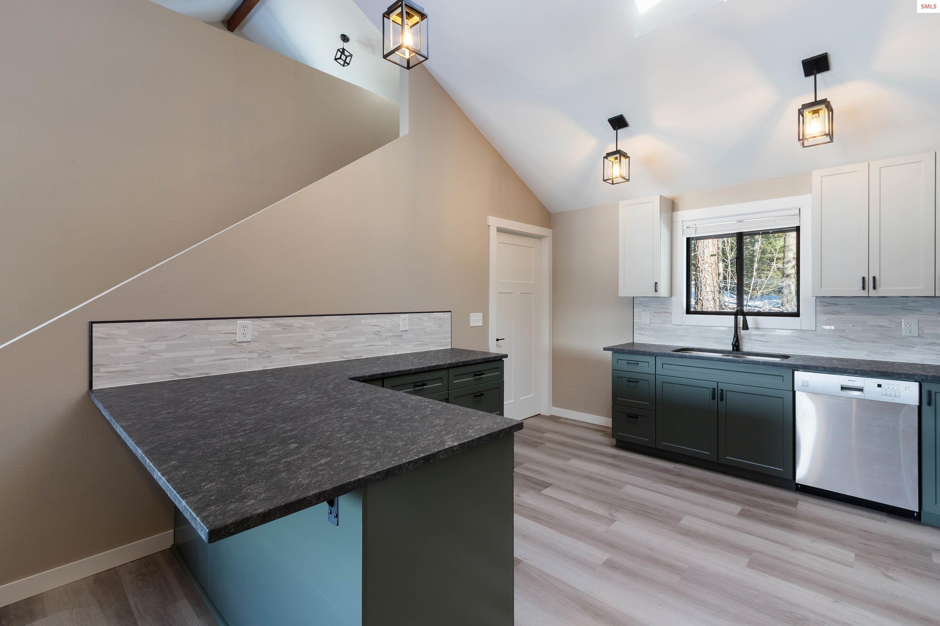 SELLER MOTIVATED! Wait no longer, now is the time to strike a deal! Li – image 7