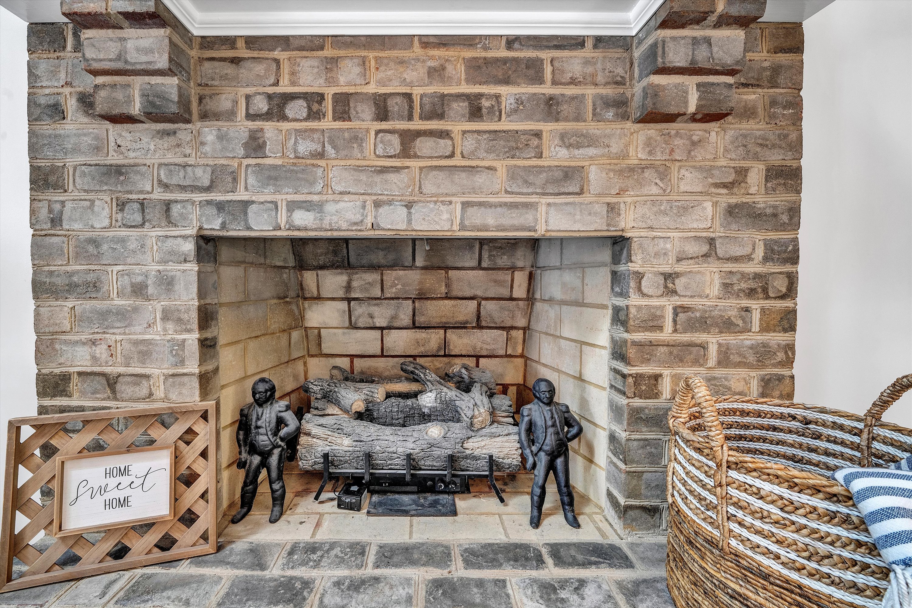 Custom-built and beautifully maintained, this 3-bedroom, 2-bath home o – image 8