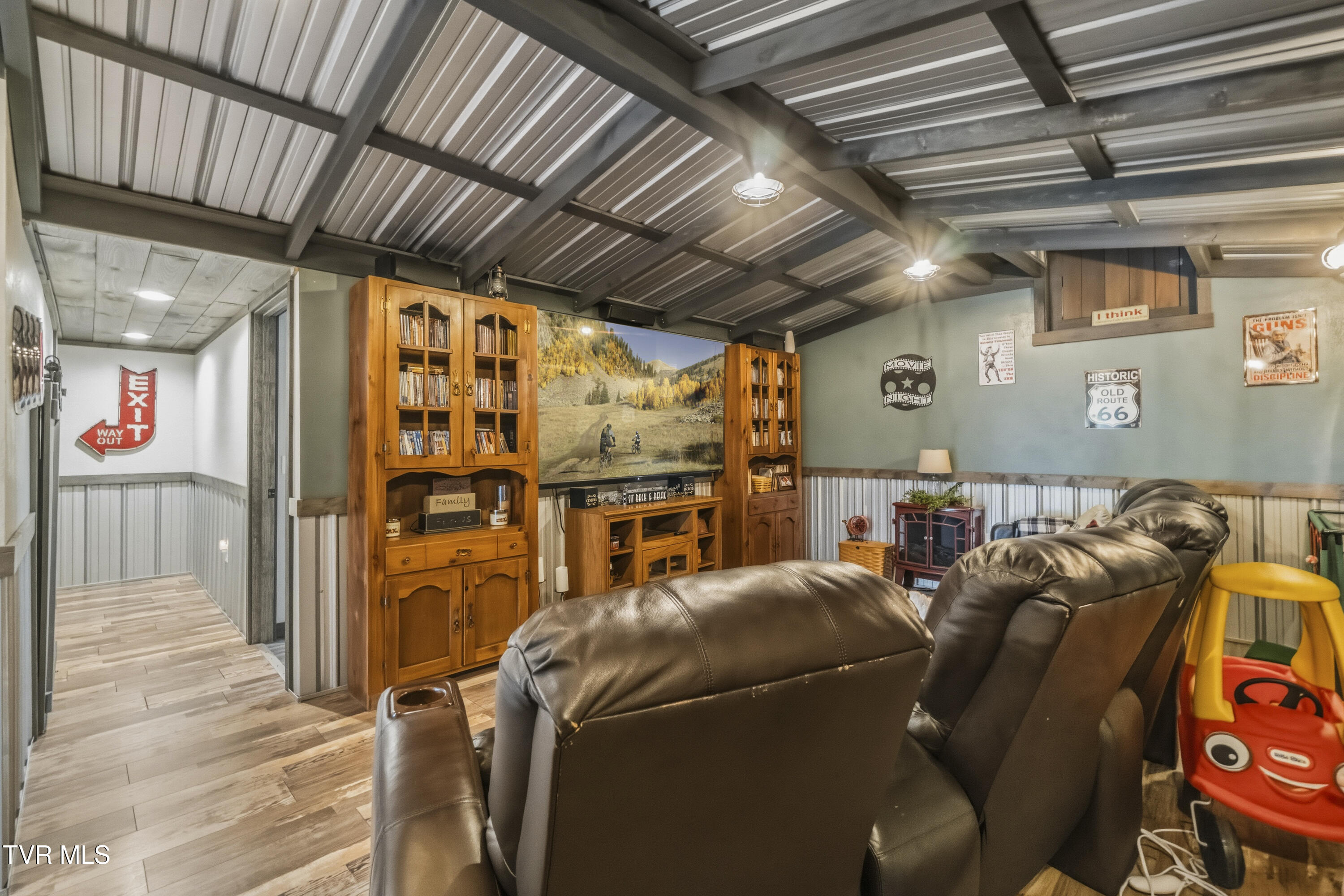 1980 1980 South Allens Bridge Road, Greeneville, Tennessee, 37743, USA, 4 Bedrooms Bedrooms, ,4 BathroomsBathrooms,Residential,For Sale,1980 South Allens Bridge Road,1c90b282-c7a2-433e-bc98-c69cf0