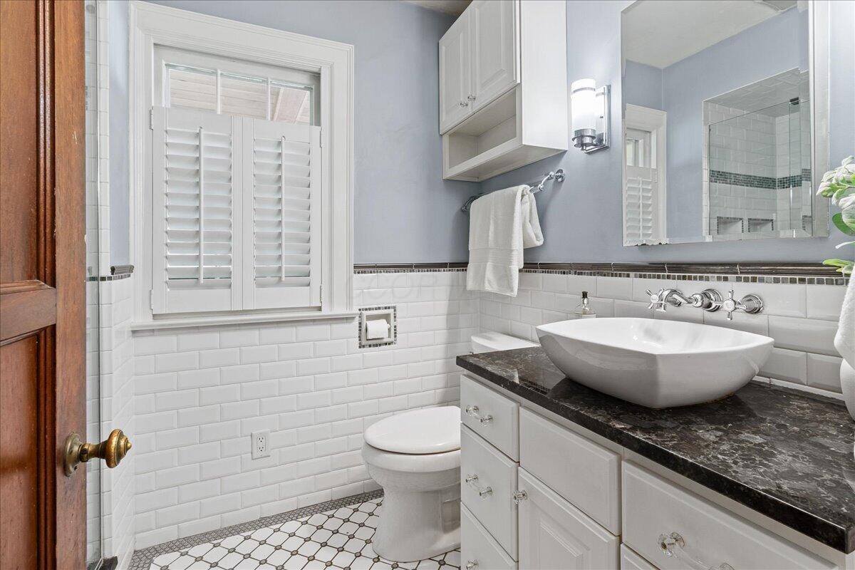 107 107 N Stanwood Road, Bexley, Ohio, 43209, USA, 4 Bedrooms Bedrooms, ,2 BathroomsBathrooms,Residential,For Sale,107 N Stanwood Road,226021121