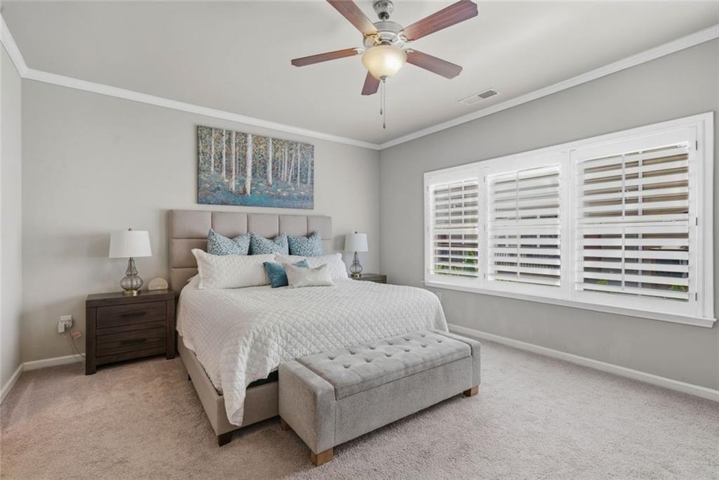This beautifully maintained townhome in Sandy Springs offers an except – image 21