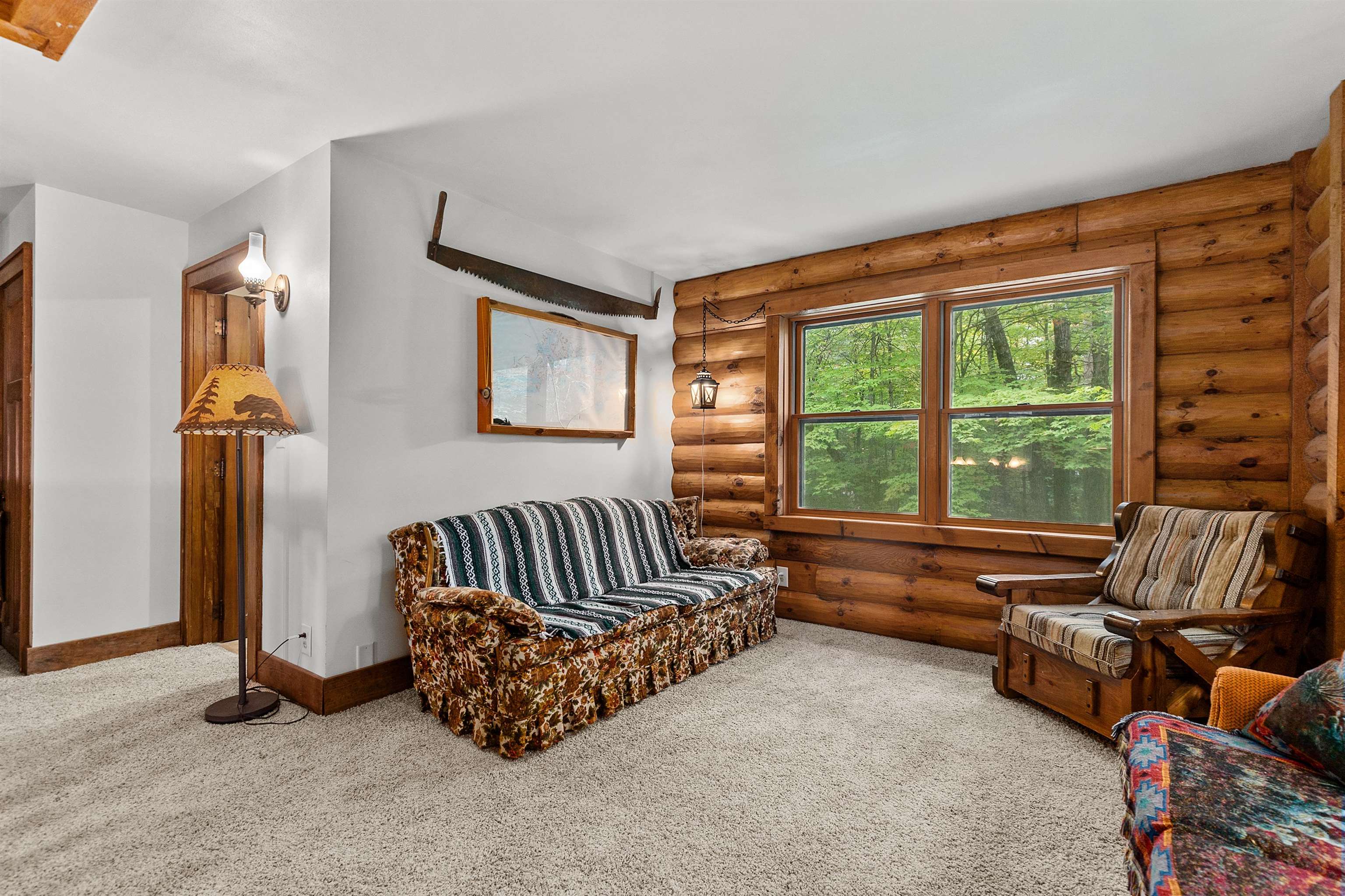 Experience the best of Legend Lake in this charming 1.5-story cottage. – image 30