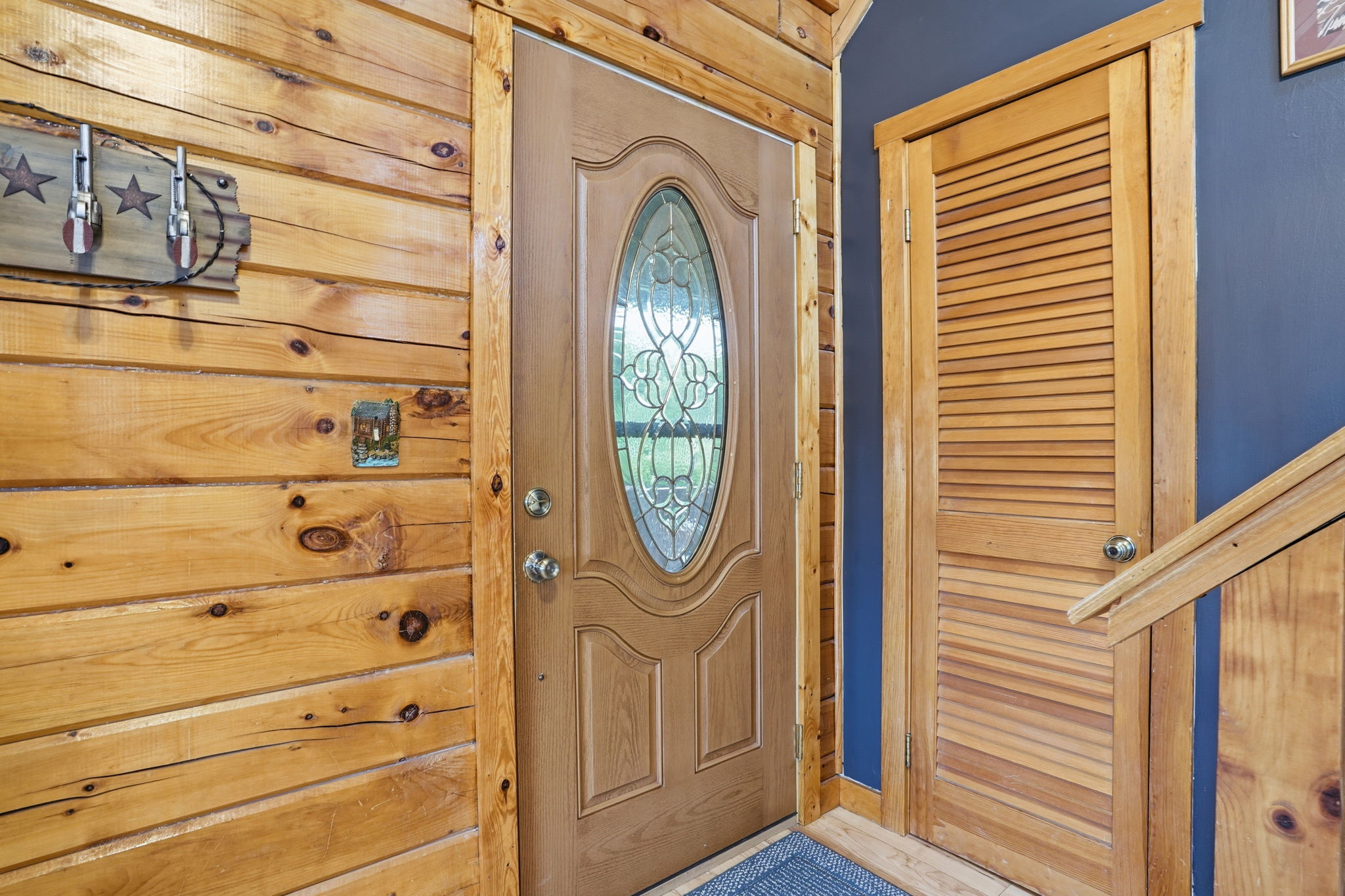 Log Cabin Retreat on 5 AcresEscape to your own private oasis tucked aw – image 3