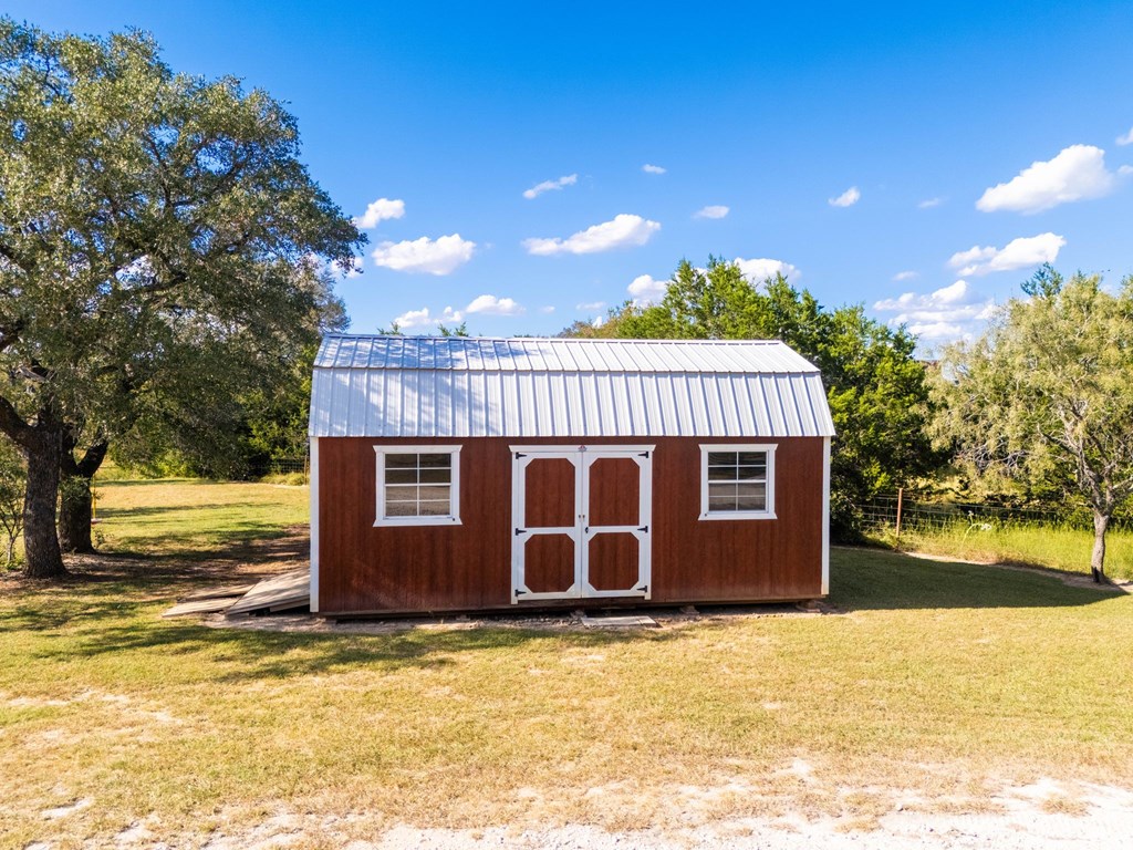 Unrestricted 3-acre property designed with homesteading & self-suffici – image 89