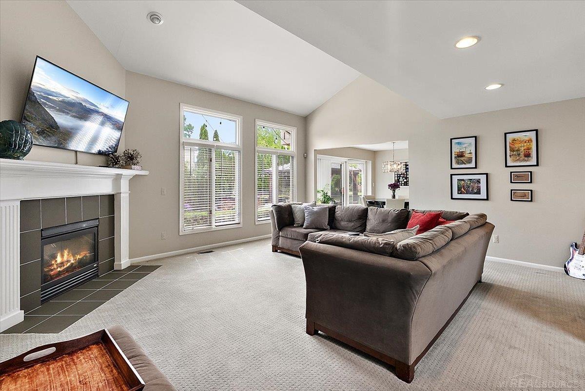Rare find! Beautiful 4 Bedrom Split Level home with inground pool loca – image 18