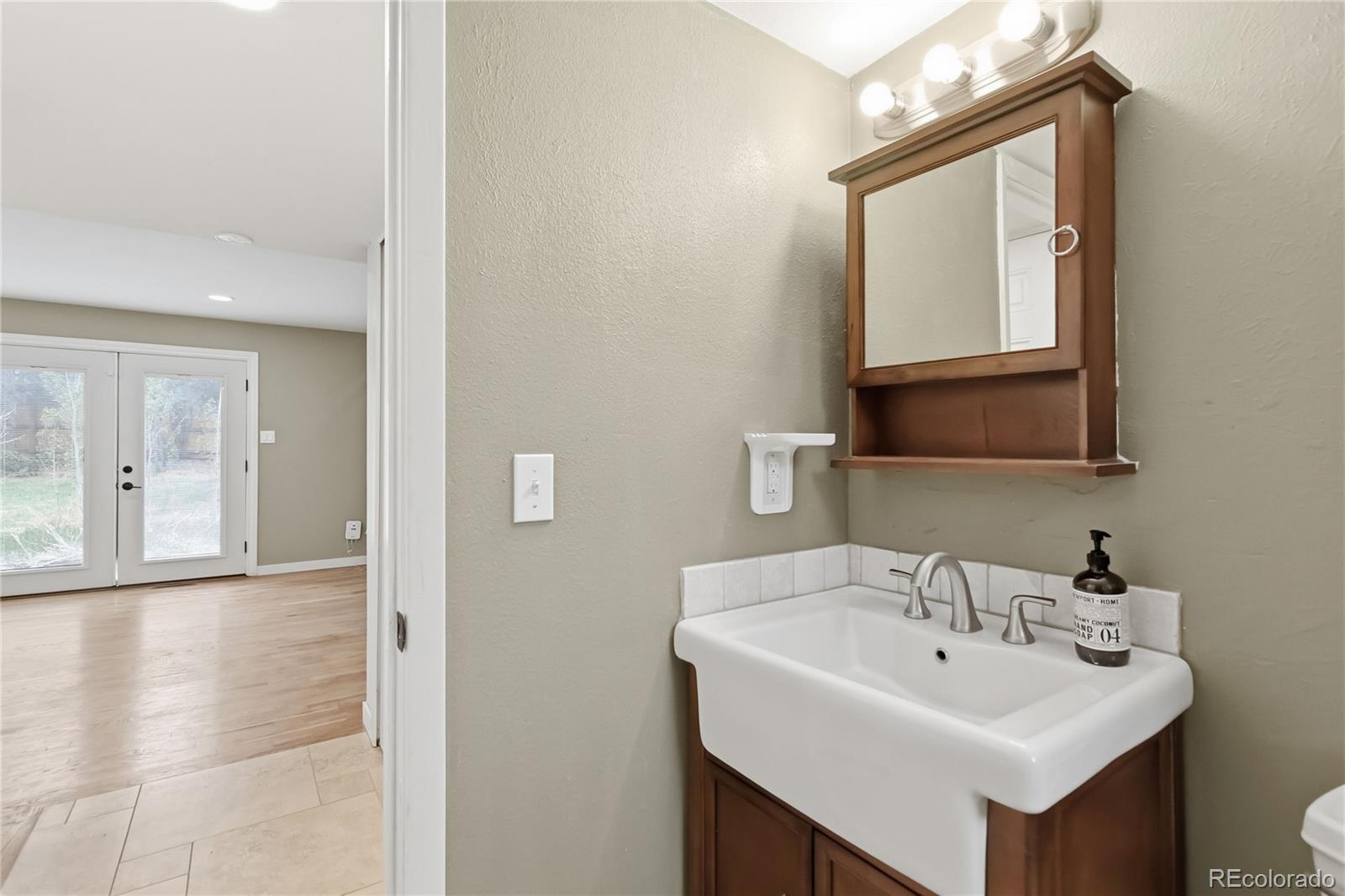 Lot 11 Blk 7 Bel-Vue Hts West 1st Flg – image 16