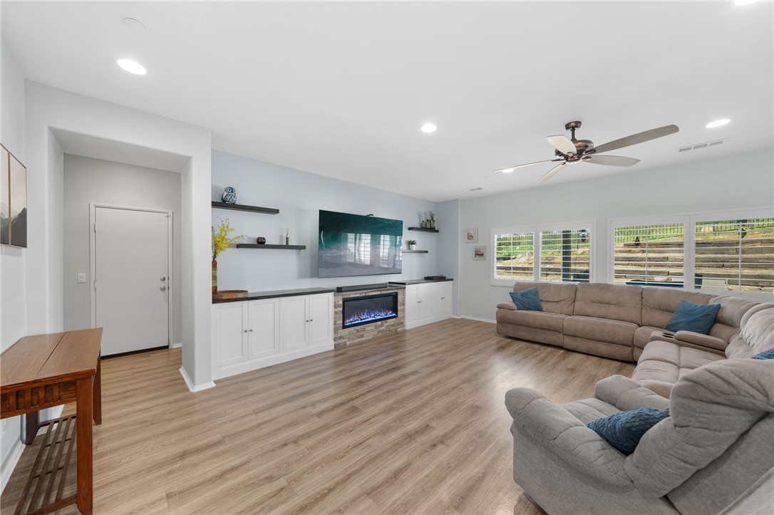 28812 28812 Triple C Ranch, Murrieta, California, 92563, USA, 5 Bedrooms Bedrooms, ,4 BathroomsBathrooms,Residential,For Sale,28812 Triple C Ranch,997c72e0-af47-4ed0-8440-8bb3fd