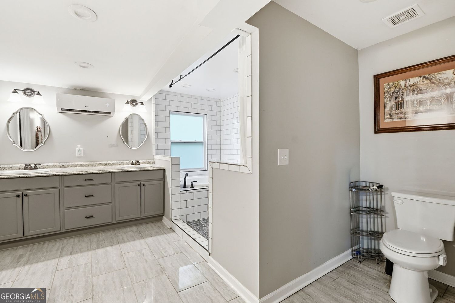 Escape to the perfect blend of privacy, functionality, and North Georg – image 23