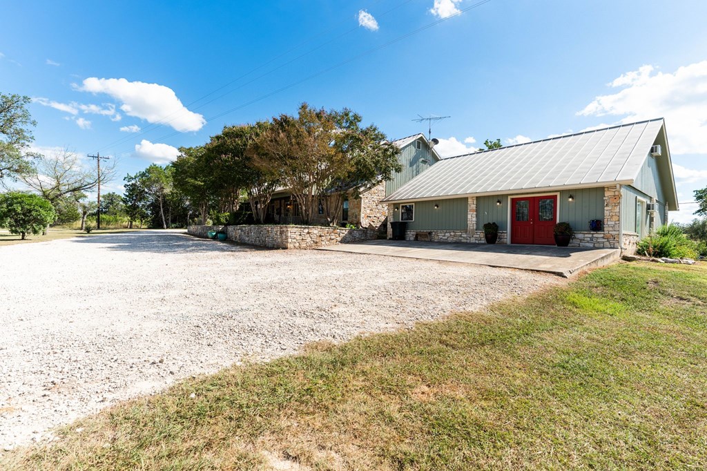 Unrestricted 3-acre property designed with homesteading & self-suffici – image 13
