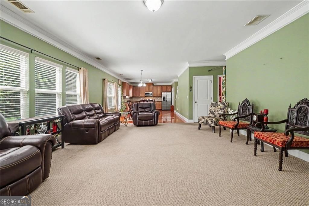 Exceptional homes arent defined by extravagant features alone. Theyre – image 17