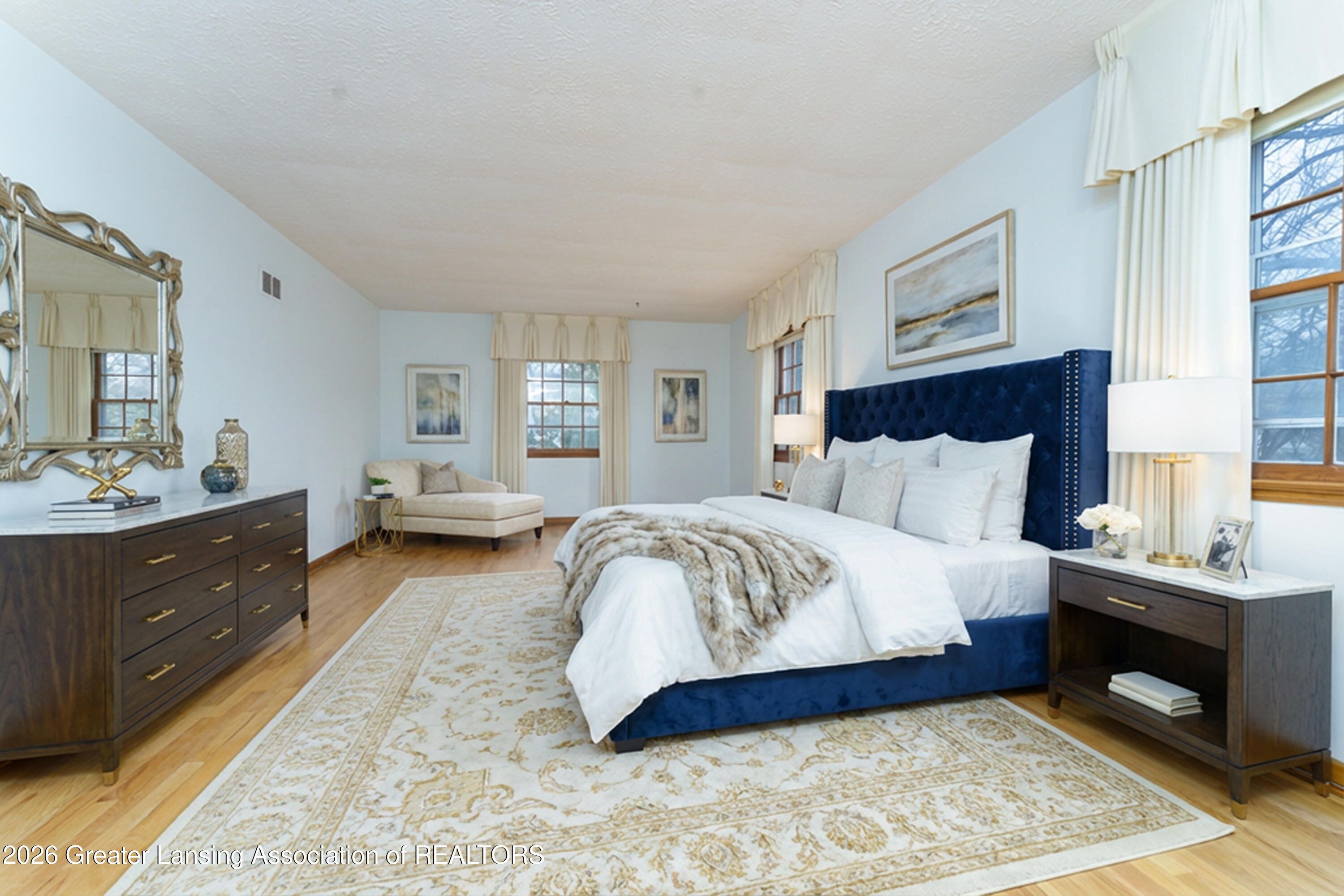 A rare opportunity to score a quintessential Glencairn gem! Gorgeous c – image 55