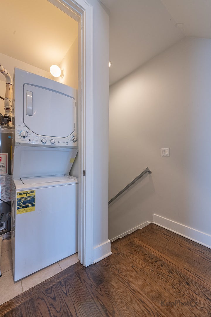 3839 3839 N Ashland Avenue #2, Chicago, Illinois, 60613, USA, 3 Bedrooms Bedrooms, ,2 BathroomsBathrooms,Residential,For Sale,3839 N Ashland Avenue #2,8c2415d9-76d4-4b30-9d1f-86ef71