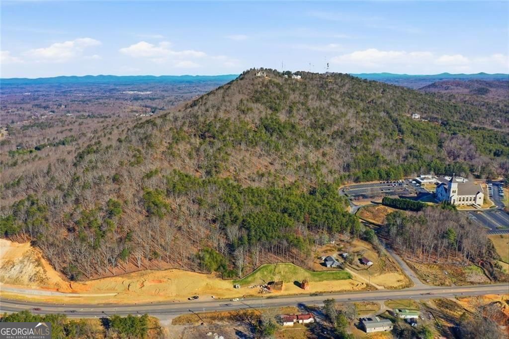 A mountain retreat in the heart of Forsyth. This extraordinary 6+ acre – image 8