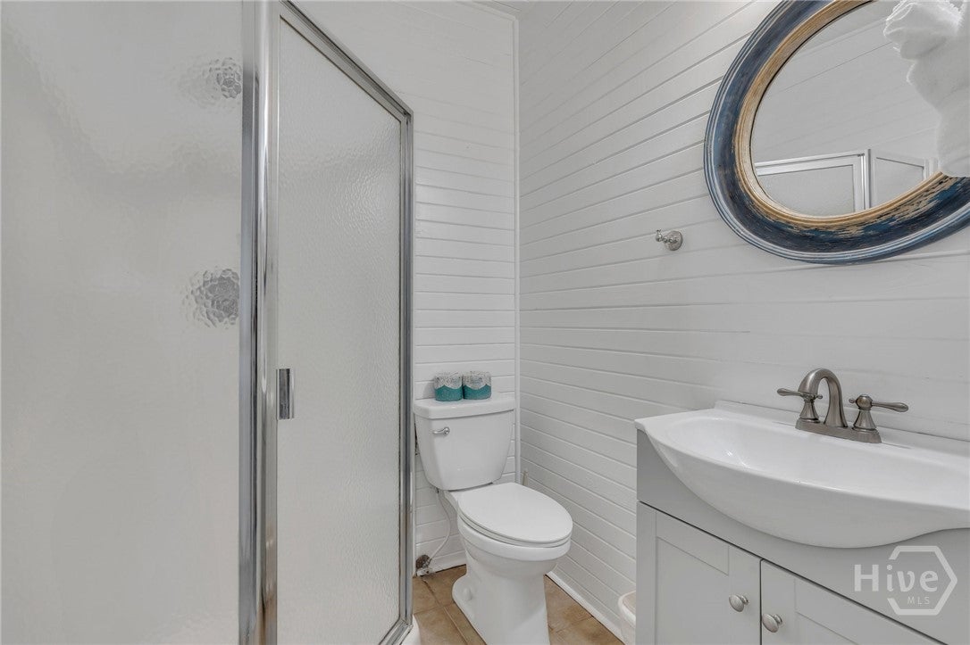 Charming raised, restored cottage in the heart of Tybee -a perfect ble – image 29