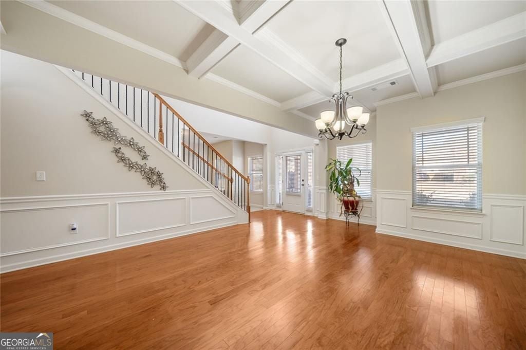 Timeless curb appeal and solid construction define this beautifully ma – image 9
