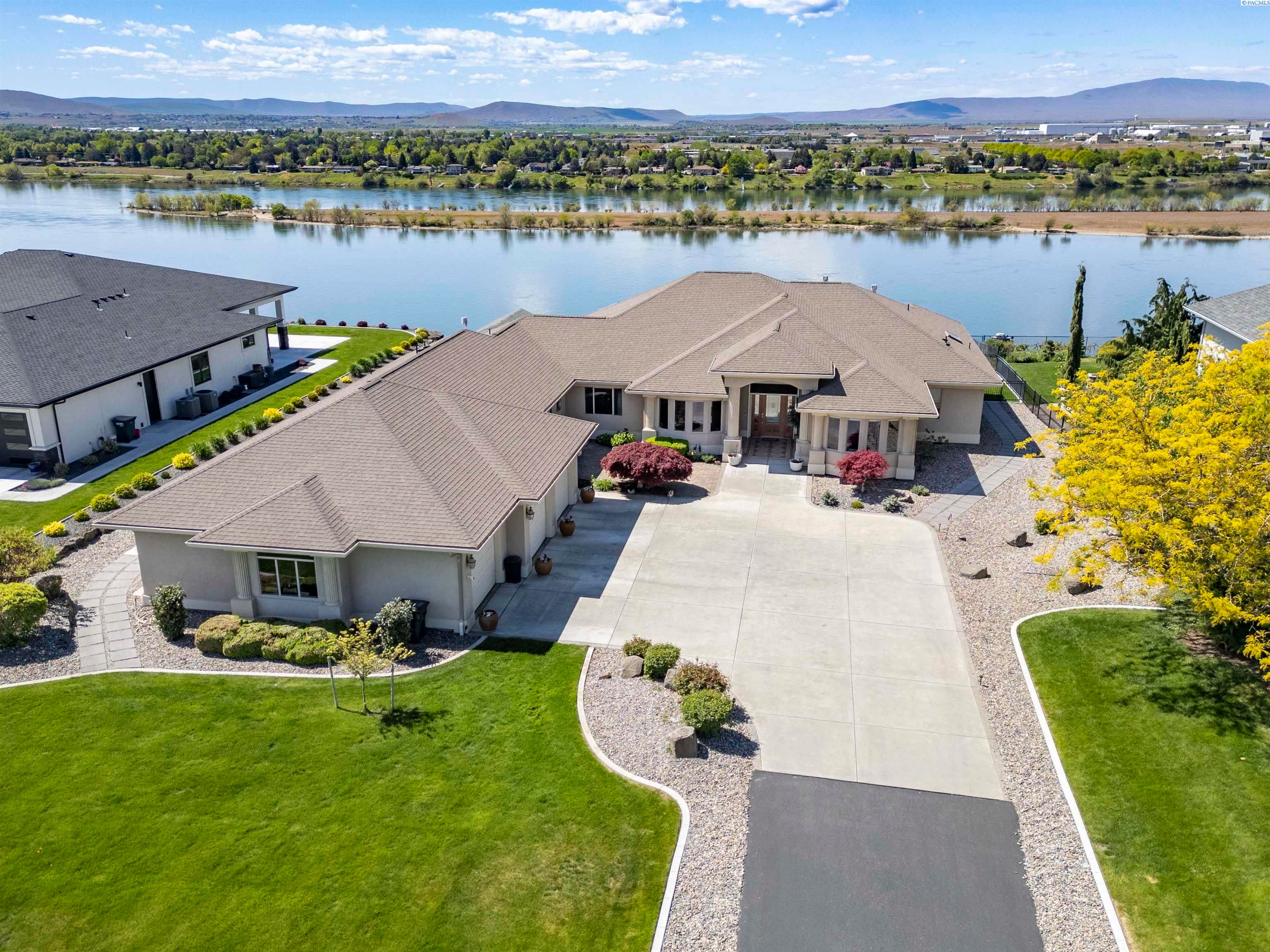 170 170 Alta Lane, Pasco, Washington, 99301, USA, 4 Bedrooms Bedrooms, ,2 BathroomsBathrooms,Residential,For Sale,170 Alta Lane,ec5bbd90-fd58-4a72-a74c-4d72bc