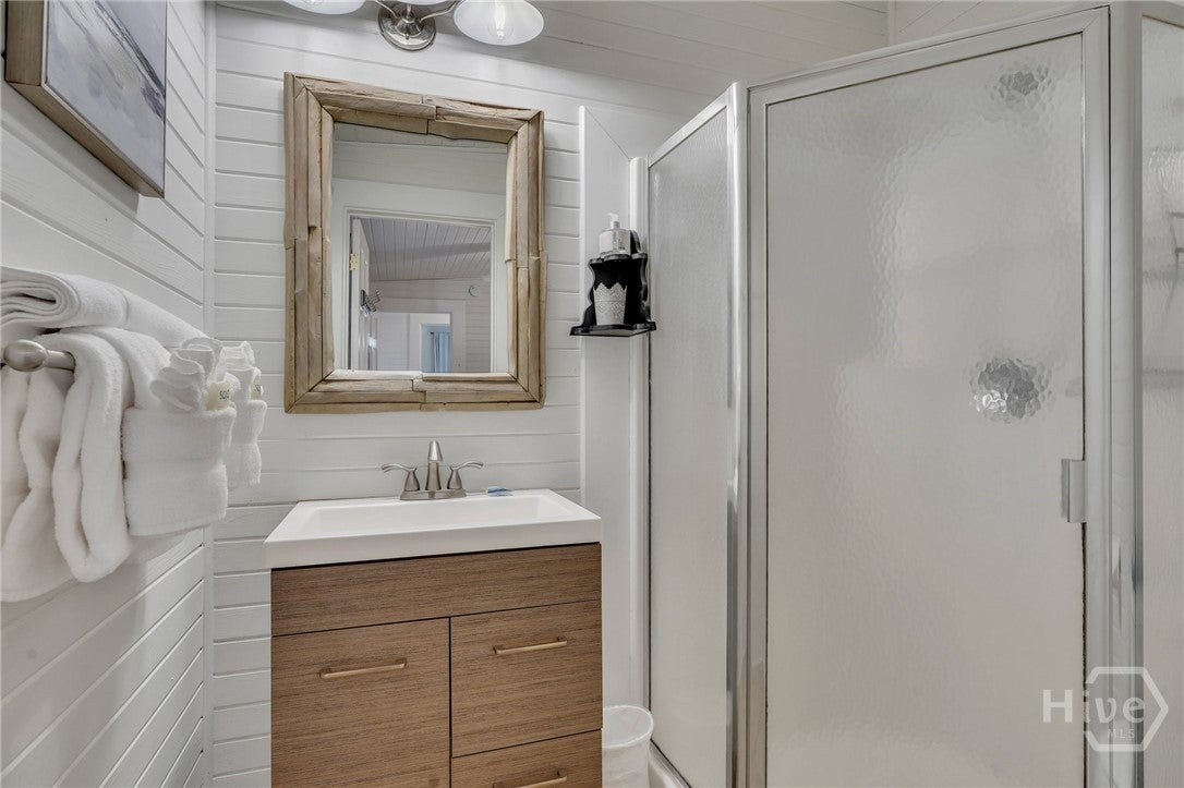 Charming raised, restored cottage in the heart of Tybee -a perfect ble – image 33