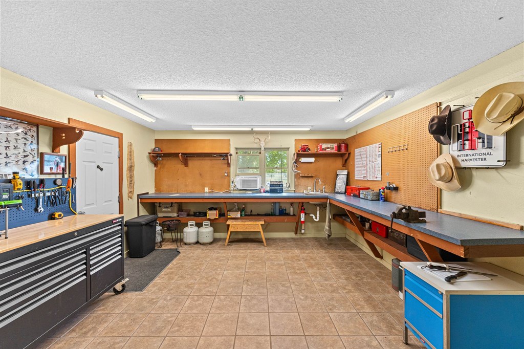 Unrestricted 3-acre property designed with homesteading & self-suffici – image 78