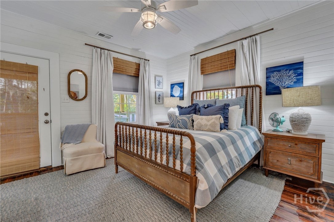 Charming raised, restored cottage in the heart of Tybee -a perfect ble – image 16