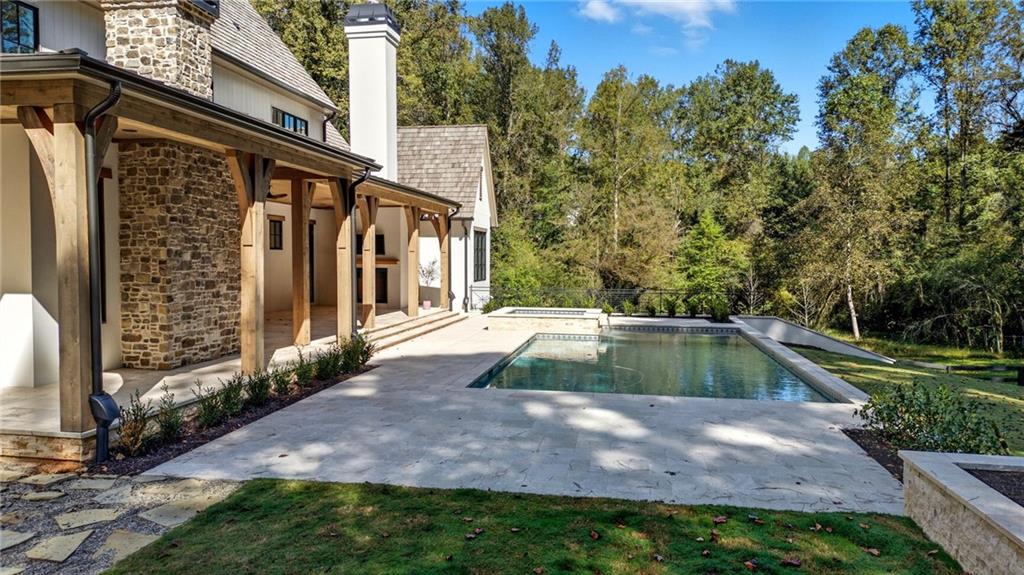 Beautiful Custom Home on gorgeous estate lot in exclusive Milton. This – image 7
