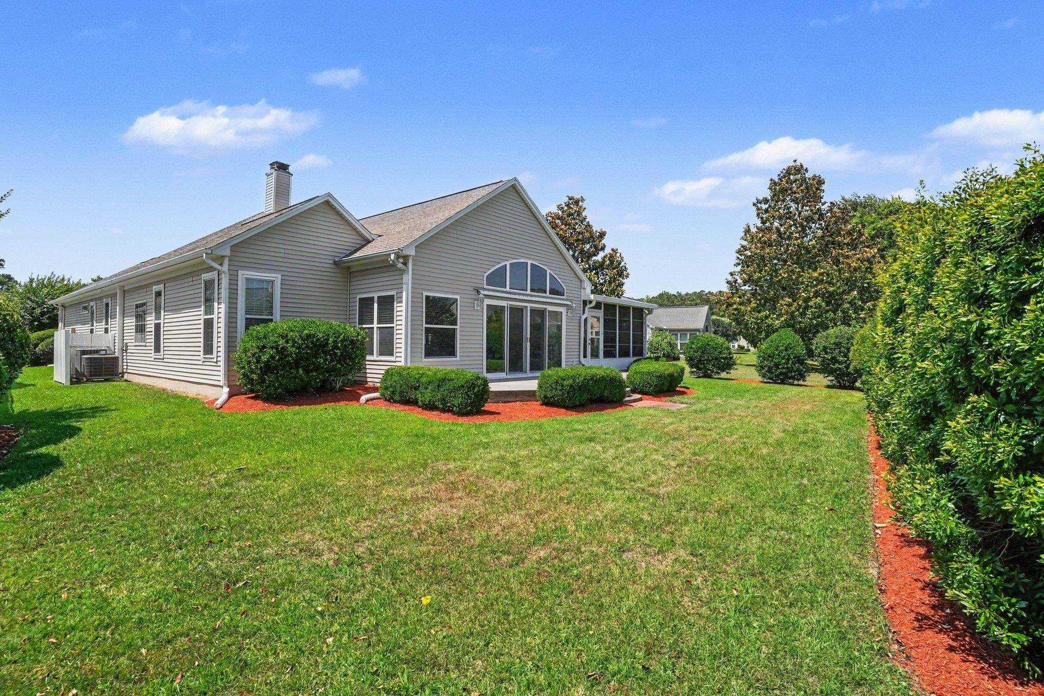 Do not miss this gorgeous updated 3 bed 2 bath single level home locat – image 35