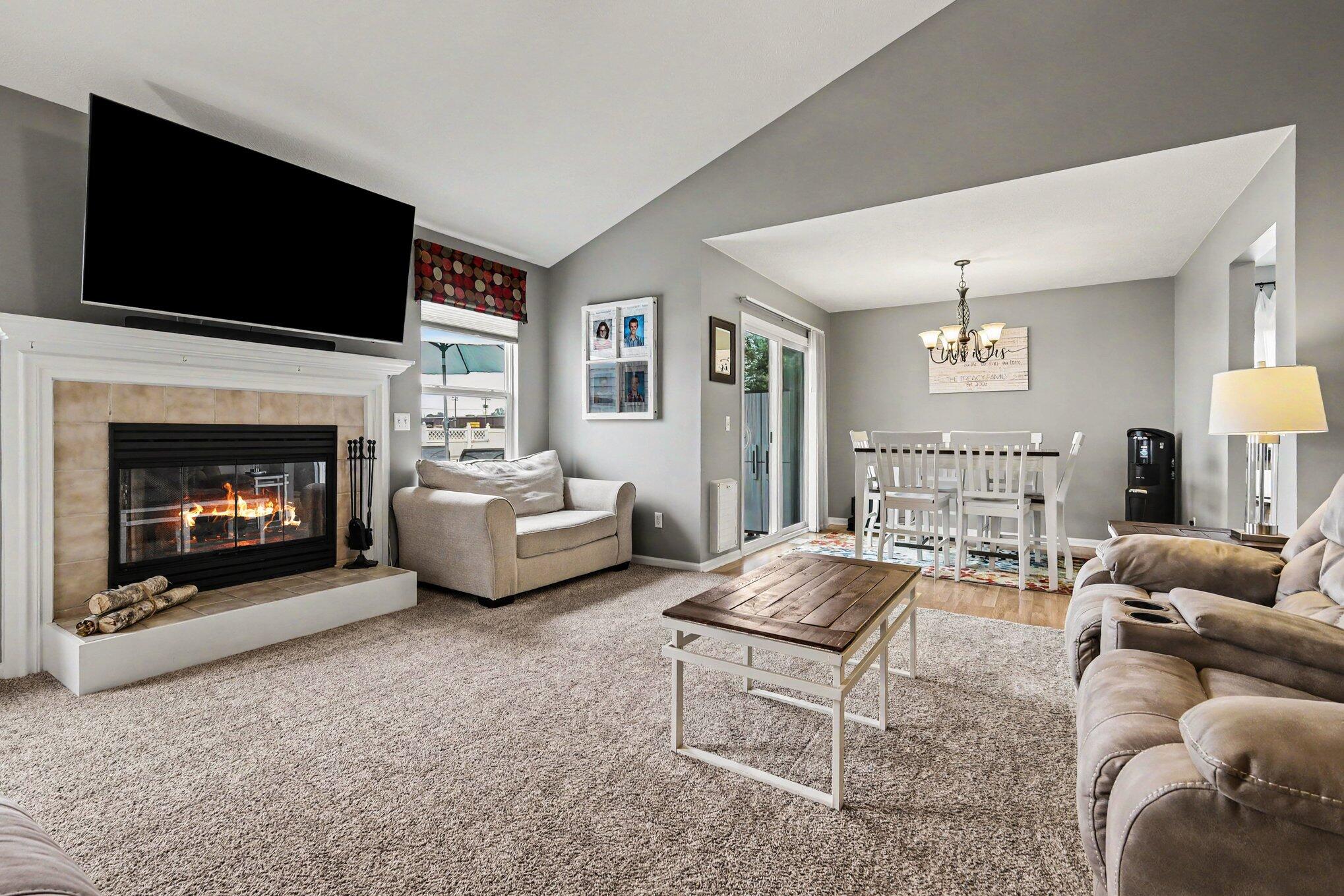 How does being located within minutes of the beach, restaurants, shopp – image 8