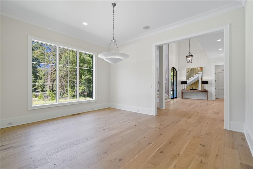 Beautiful Custom Home on gorgeous estate lot in exclusive Milton. This – image 58