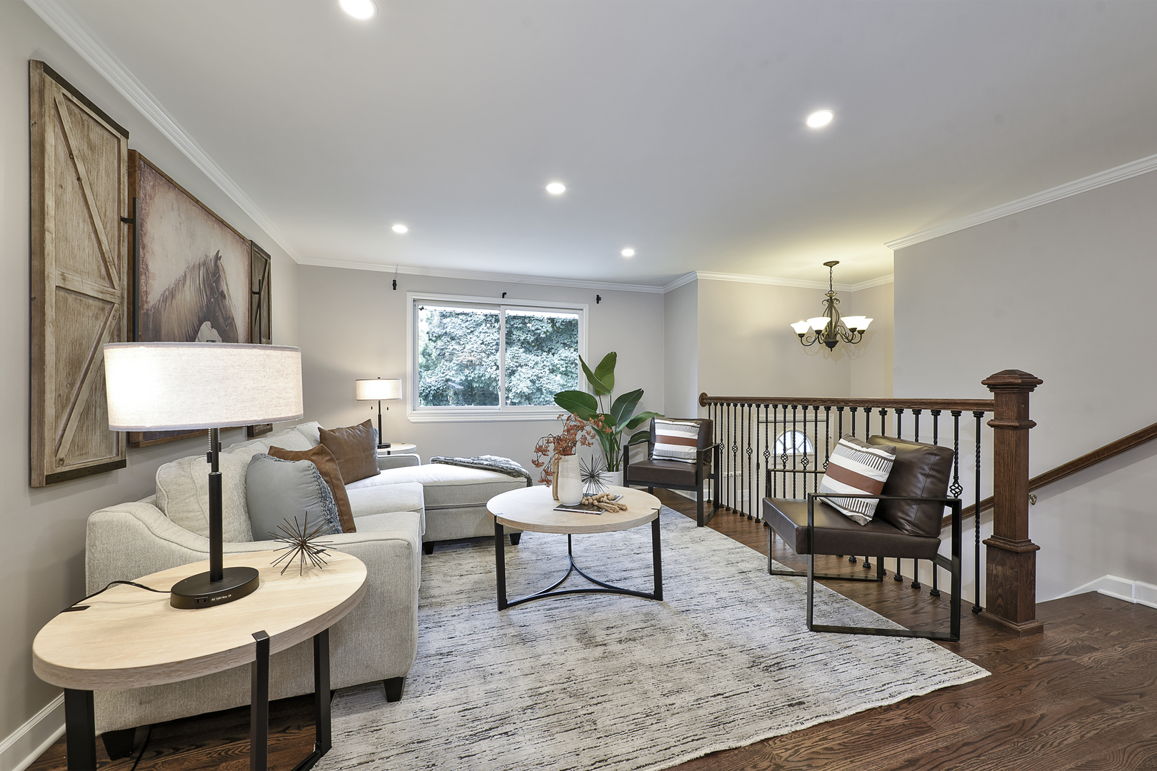 Beautifully updated and highlighted by an exceptional 25x24 detached h – image 3
