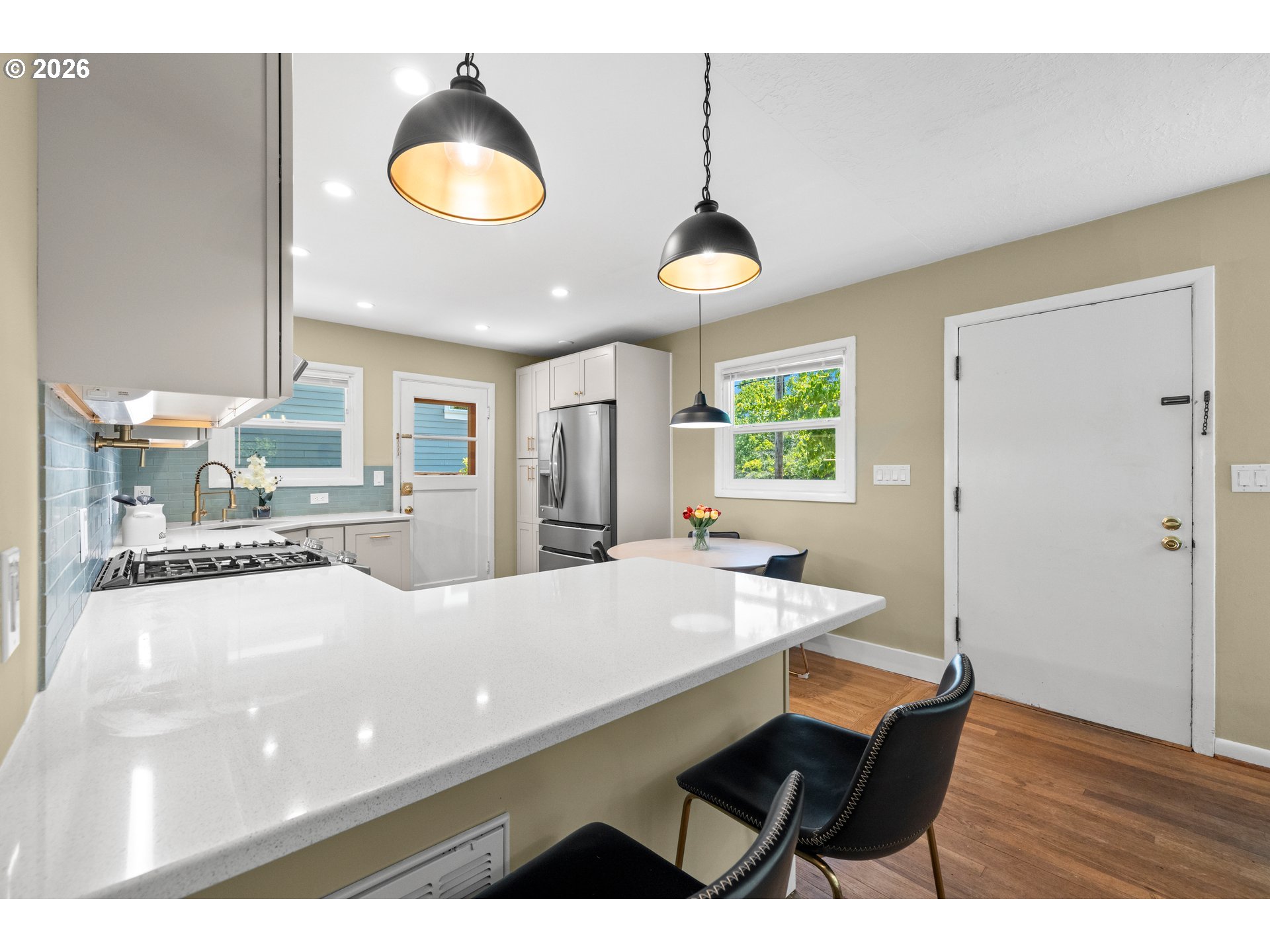 One-level living at its finest in the heart of Eastmoreland Heights! T – image 6