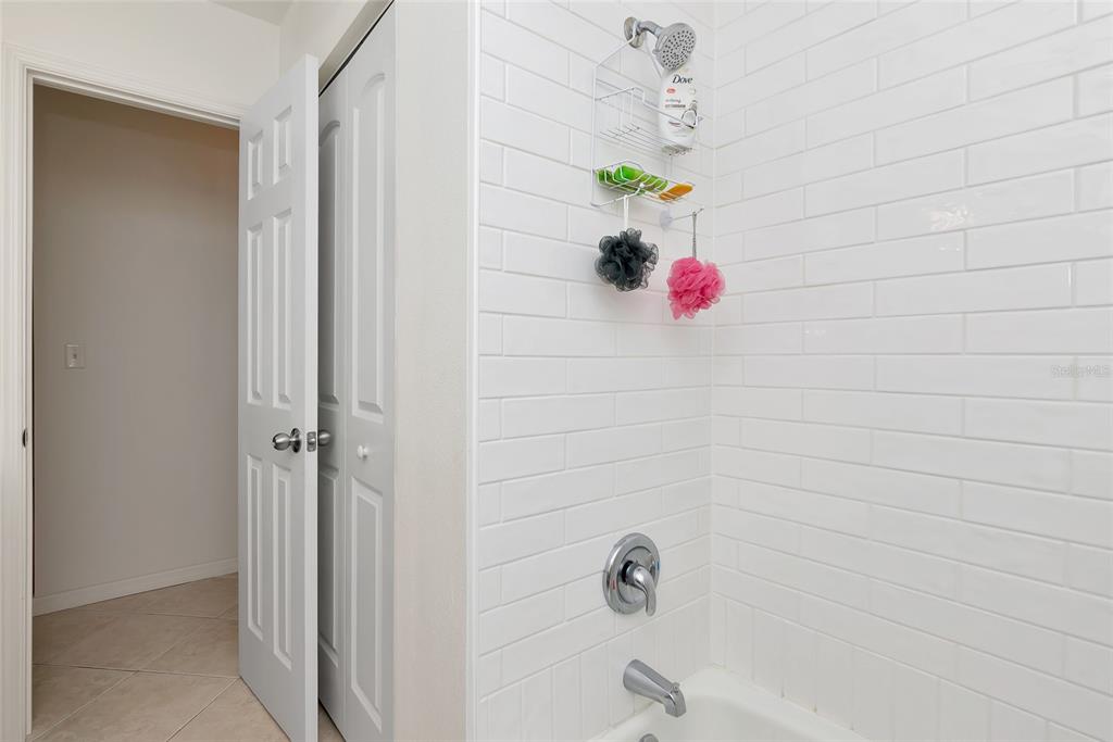 950 950 Oxford Drive, Englewood, Florida, 34223, USA, 3 Bedrooms Bedrooms, ,2 BathroomsBathrooms,Residential,For Sale,950 Oxford Drive,N6142928