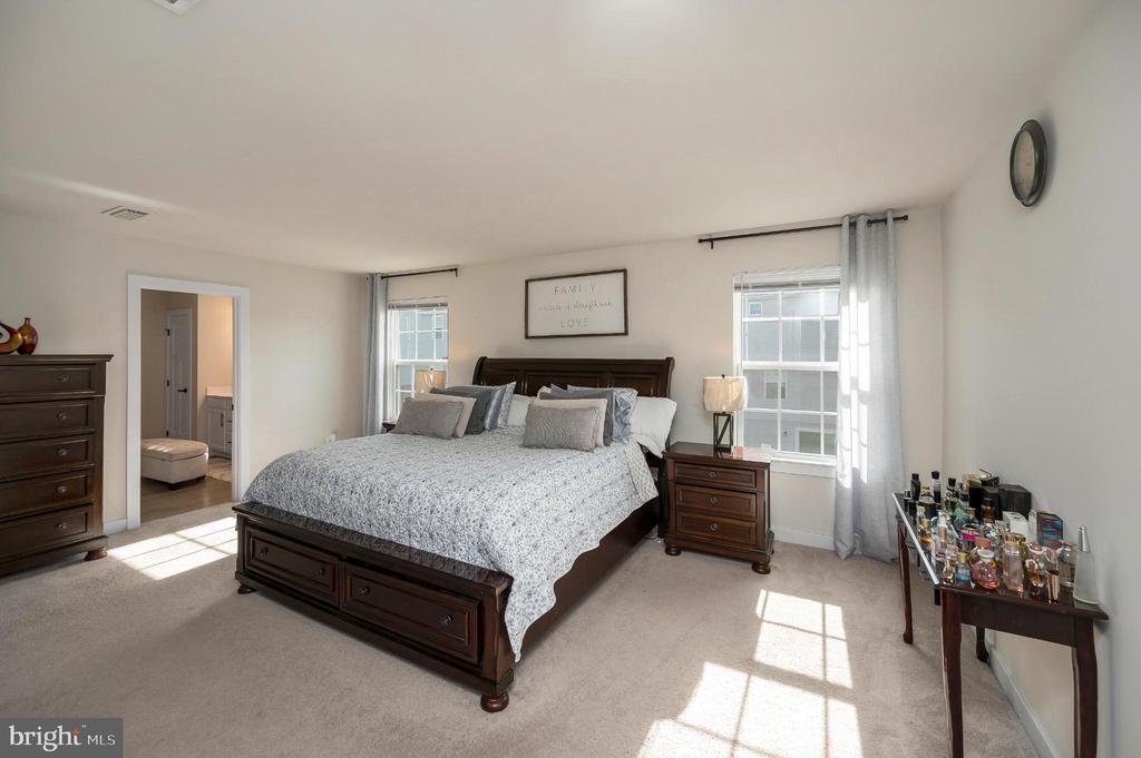 5432 5432 Holley Oak Lane, Fredericksburg, Virginia, 22407, USA, 4 Bedrooms Bedrooms, ,4 BathroomsBathrooms,Residential,For Sale,5432 Holley Oak Lane,VASP2038896