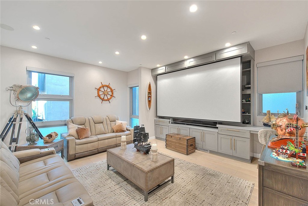 99 99 A Surfside, Surfside, California, 90743, USA, 4 Bedrooms Bedrooms, ,4 BathroomsBathrooms,Residential,For Sale,99 A Surfside,CV26025098