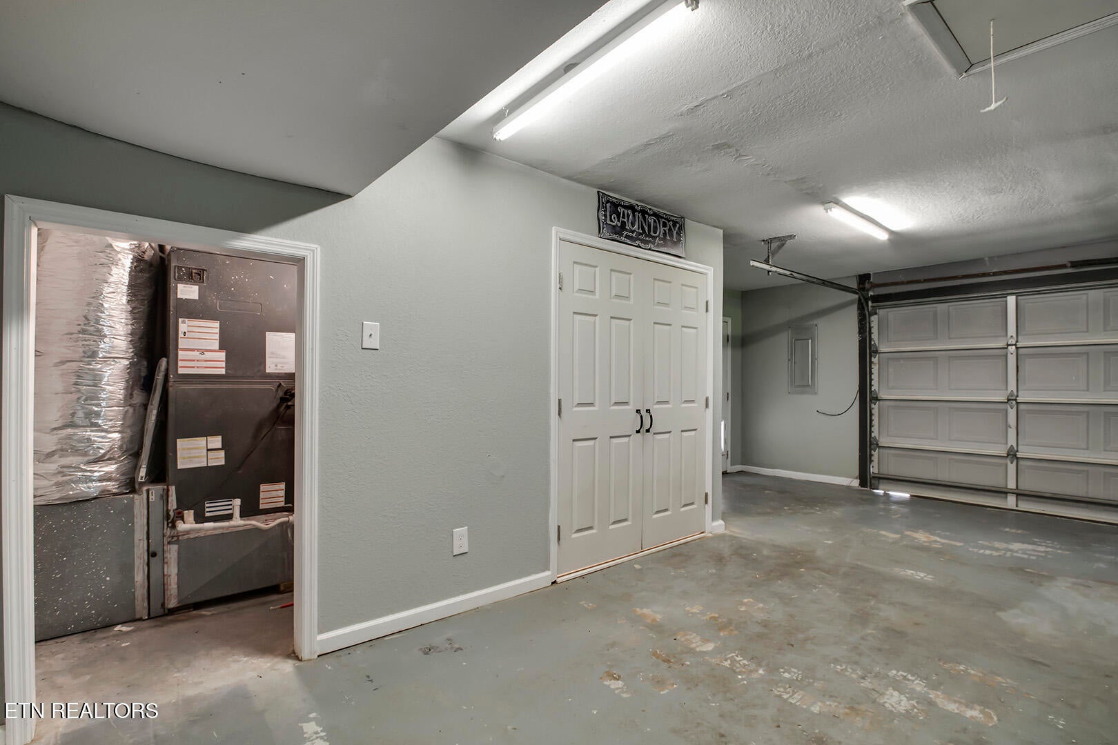 Are you looking for a wonderful home in a desired subdivision in a gre – image 42