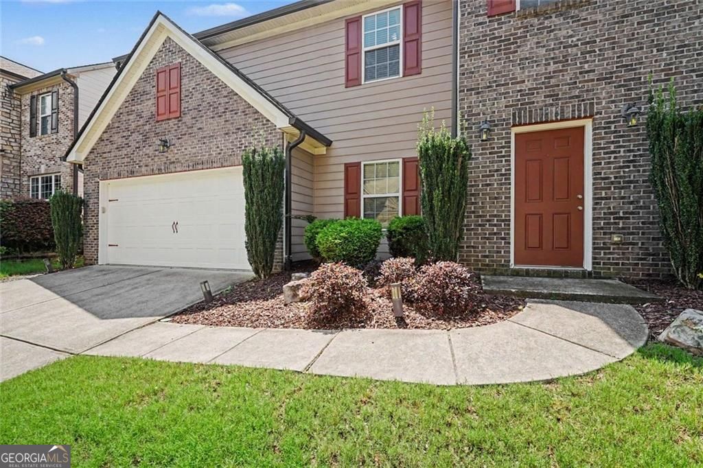 Exceptional homes arent defined by extravagant features alone. Theyre – image 4