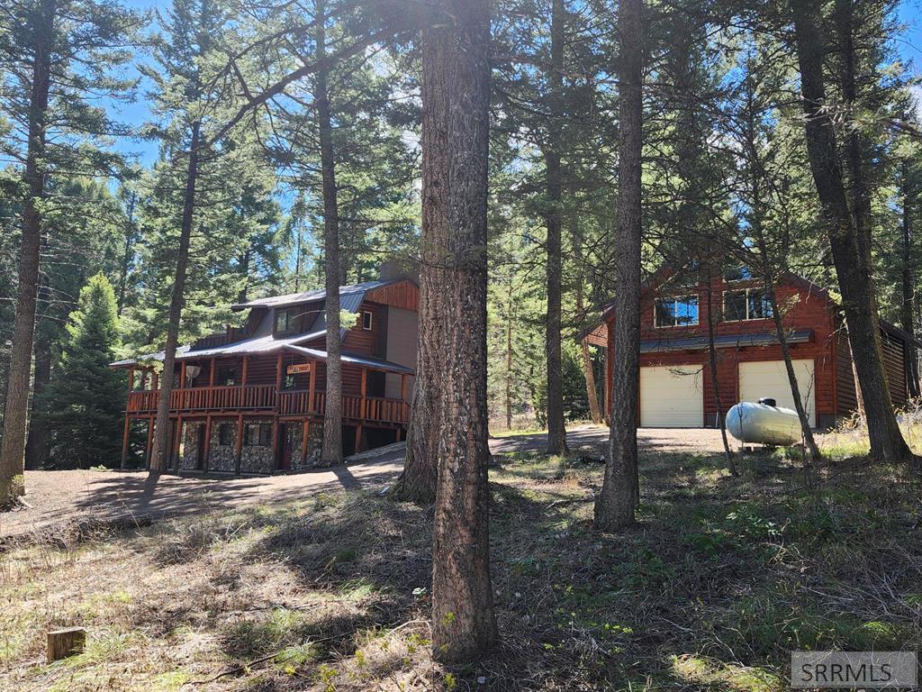 IMMACULATE LOG CABIN - AMAZING HIGH END FURNISHINGS INCLUDED - BORDERS – image 66