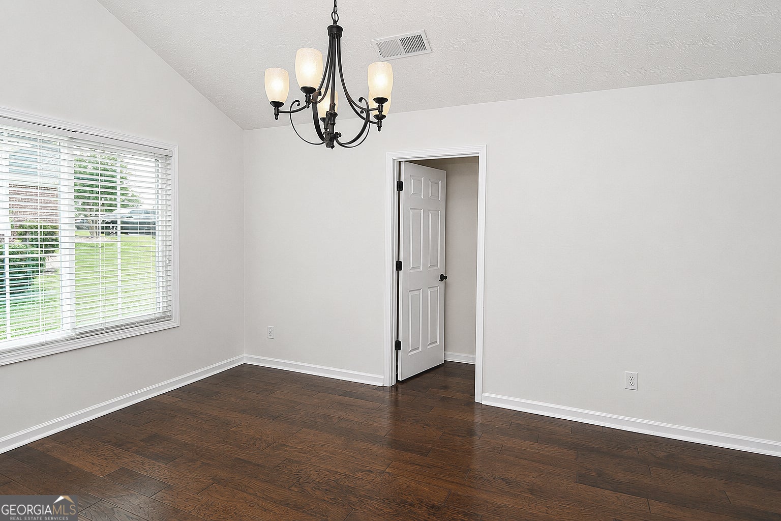 Home is Occupied - Please do not disturb the owners. Welcome to this s – image 14
